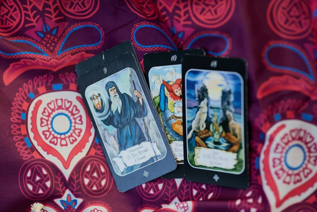 how to do yes or no readings with tarot cards