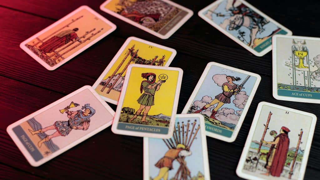 how to do yes or no readings with tarot cards