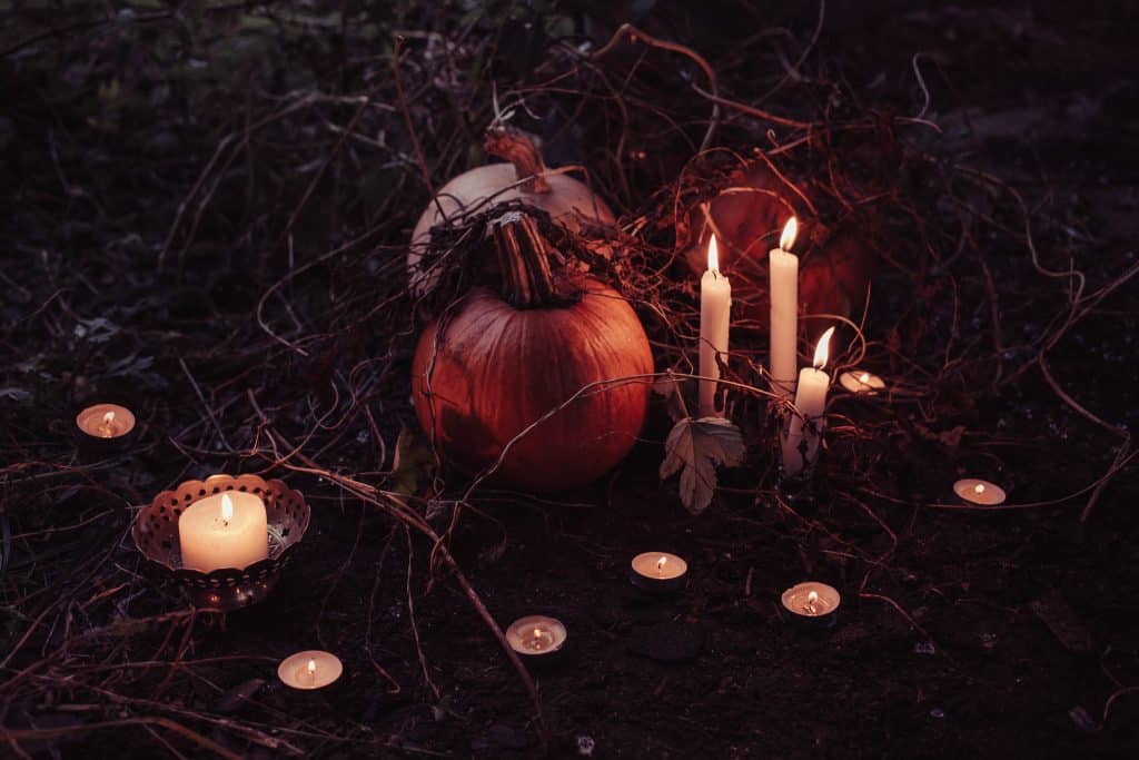 how to perform a full moon ritual