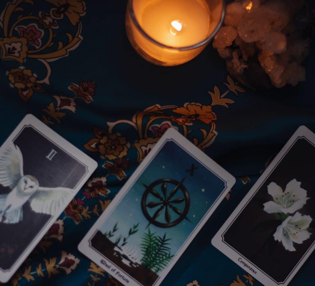 How to prepare a new tarot deck