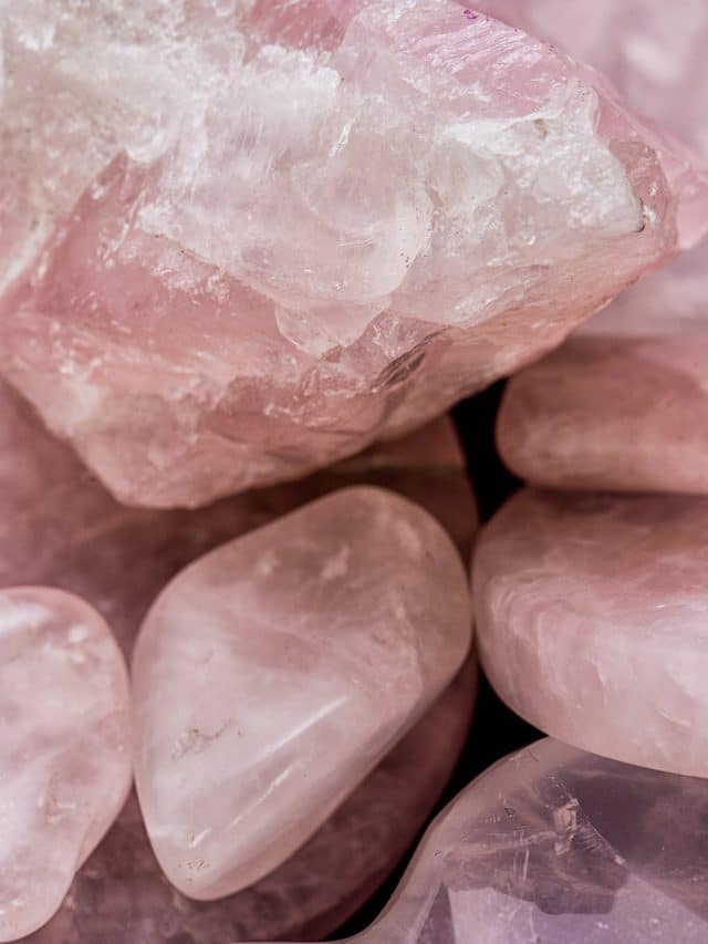How To Manifest Love Using Rose Quartz Crystals