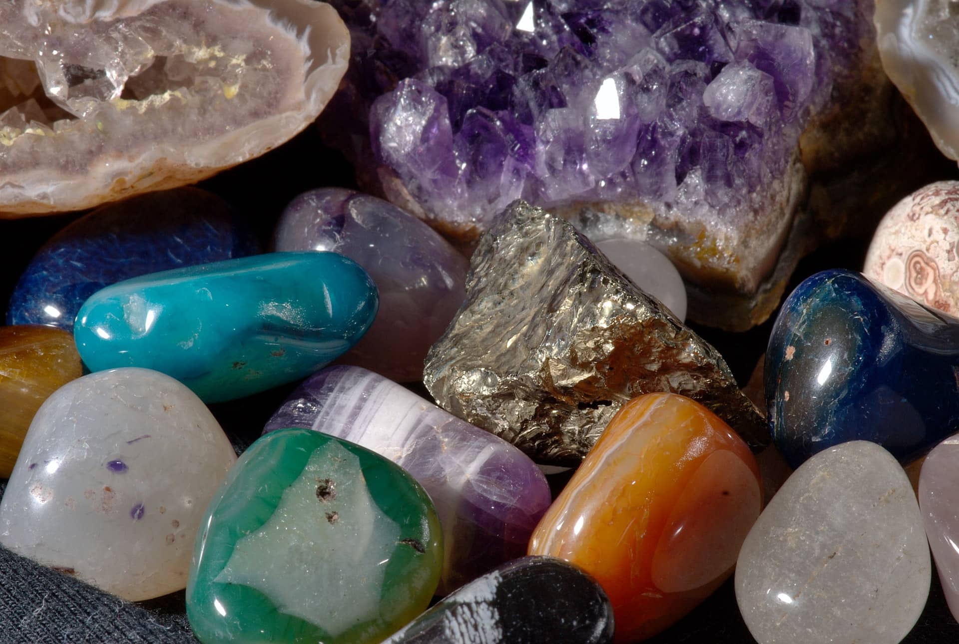 8 Awesome Crystals for Friendship