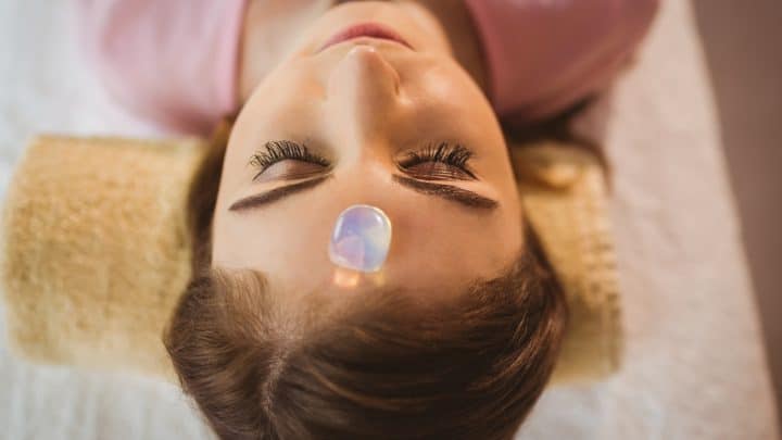 6 Top Crystals for Sleep and Relaxation: Chill Out