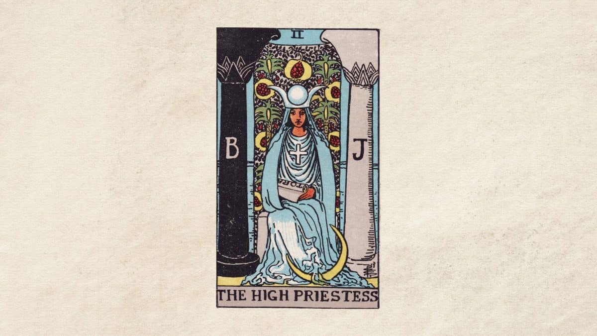 The High Priestess Card in Tarot: Interpretations with the Major Arcana