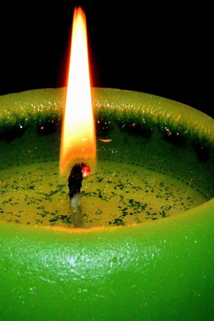 green candle money ritual