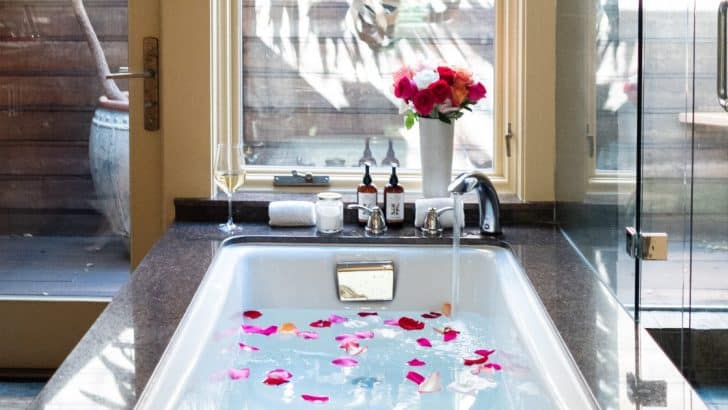 Escape the Chaos with a New Beginnings Bath: A Recipe for Relaxation