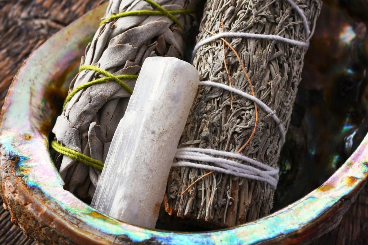 How to Use Sage Burning for Cleansing and Purification